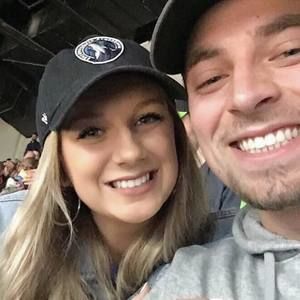 Meet your Posher, Courtney